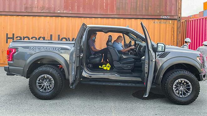 Ford F-150 Raptor SuperCab được vị khách đặt mua từ Mỹ vận chuyển về Việt Nam