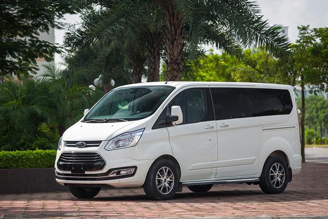 Giá lăn bánh xe MPV Ford Tourneo mới nhất tháng 8/2020